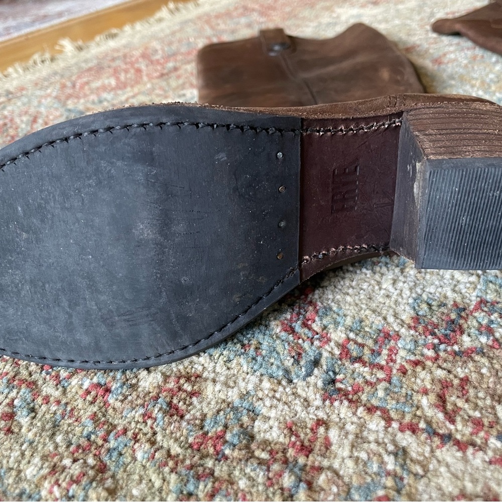 Frye | Jackie Button | Dark Brown - Picture 4 of 7